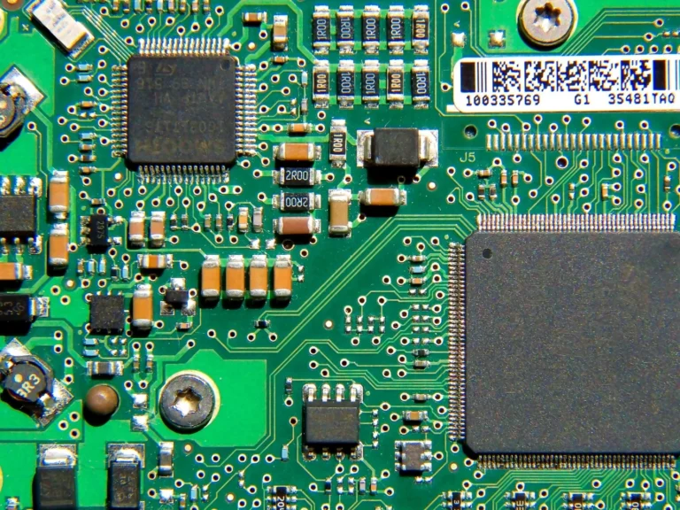 5 Mistakes to Avoid When Ordering Custom Printed Circuit Boards for Your First Hardware Product